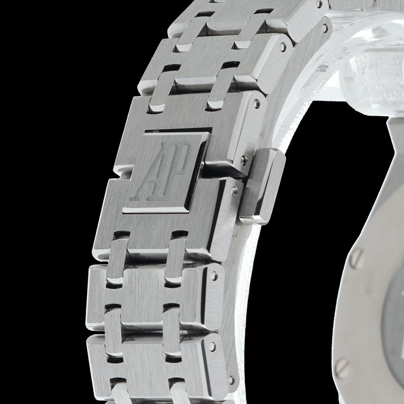 Image de la montre AP Royal Oak Quartz 67651ST.ZZ.1261ST.01 - 8